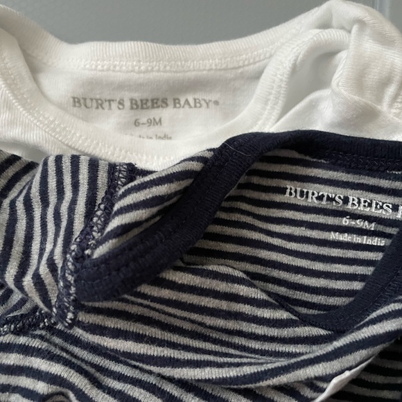EUC Set of 5 Burt’s Bees onesies - Picture 3 of 3